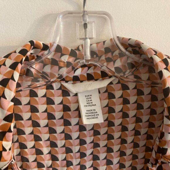 Stylish wrap dress - Picture 3 of 4